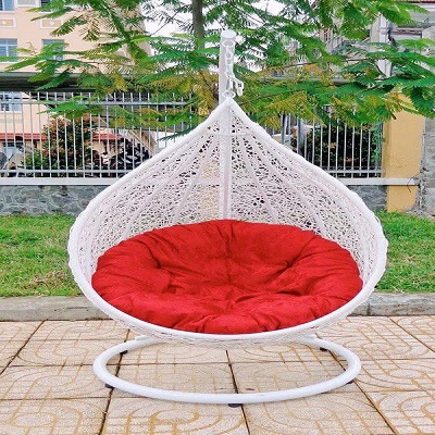 degideonsfurniture.com Hanging Seat2